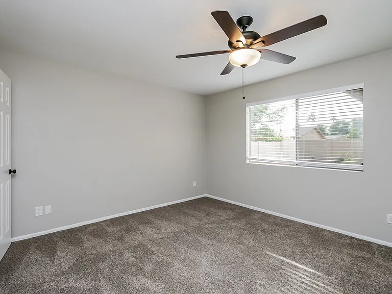 3421 E Dragoon Ave — Photo 7