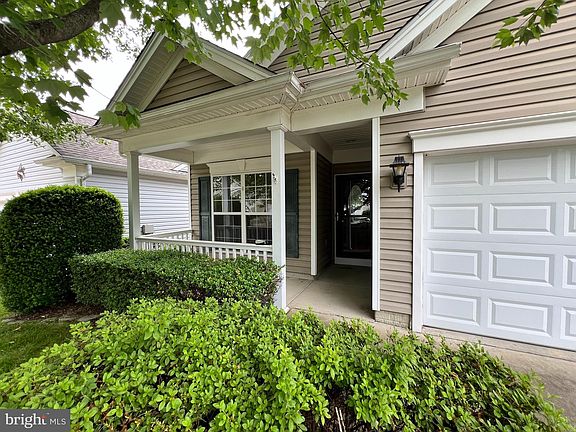 2nd image of 4 Verona Ct