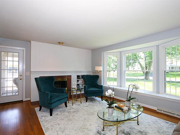 3rd image of 7940 Mitchell Farm Ln
