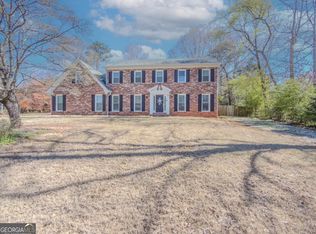866 Foxfire Dr, Lawrenceville, GA