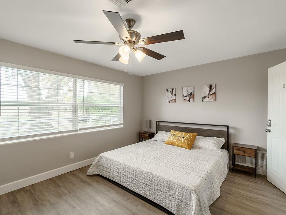 Room 5 - King Bed with Ceiling Fan and Bedside Tables