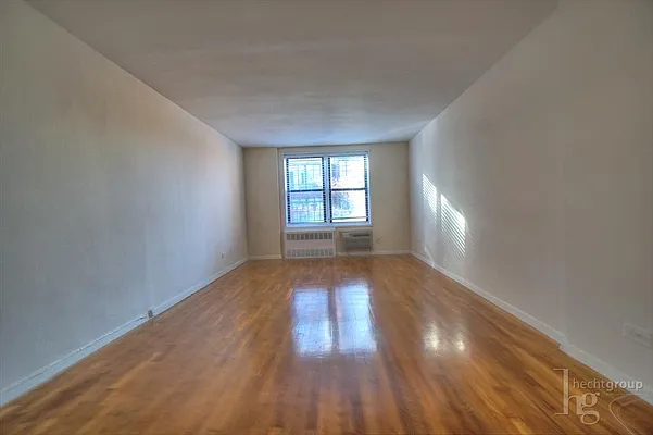 Rented by Hecht Group | media 13