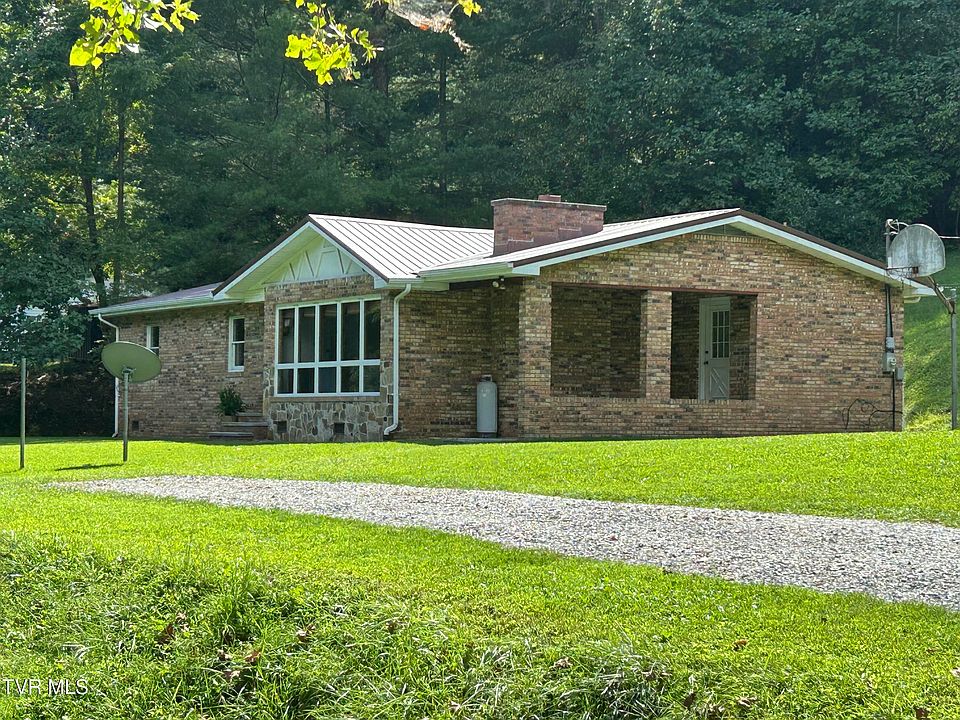 1st image of 2261 Skeetrock Rd