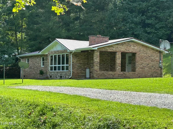 2261 Skeetrock Rd, Clintwood, VA 24228