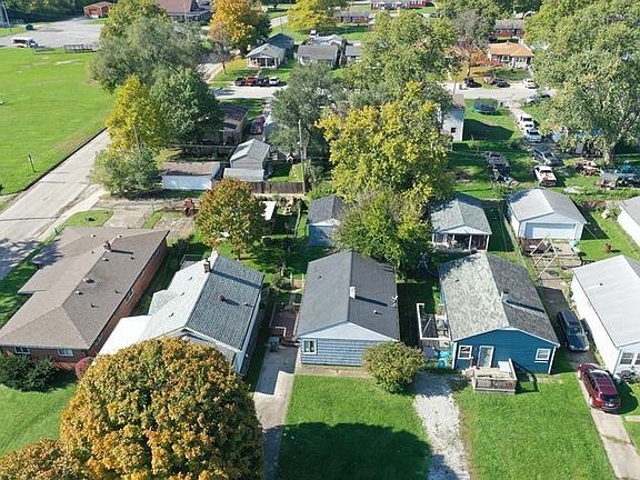 3rd image of 2526 S Villa Ave