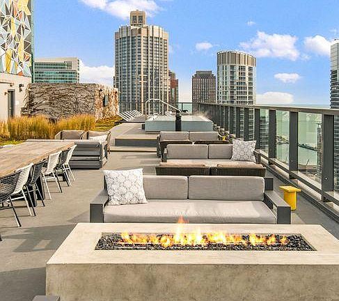 3rd image of 129 E Ontario St #2202