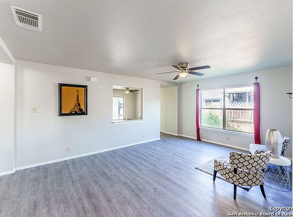 5th image of 2929 Moss Plain Dr