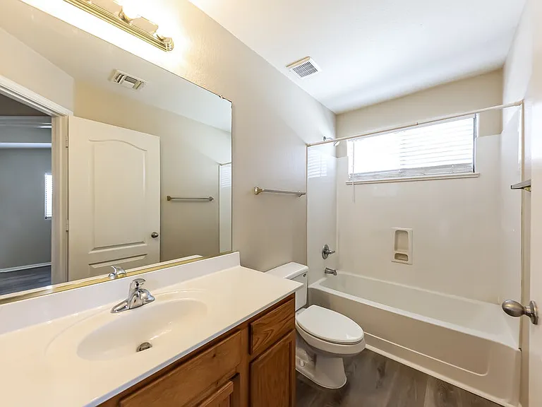 12429 W Montebello Ave — Photo 16