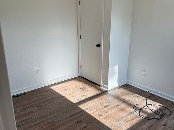 3rd image of 1807 Seaton St