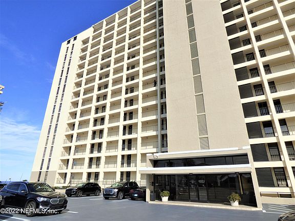 2nd image of 1301 1st St S APT 402