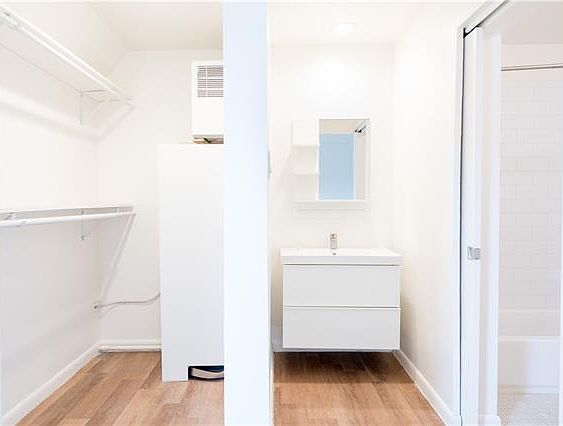 5th image of 3135 Dauphine St APT A1
