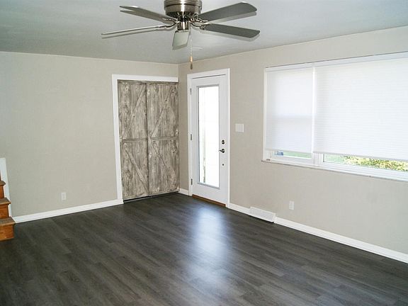 2nd image of 5783 Meadowview Dr