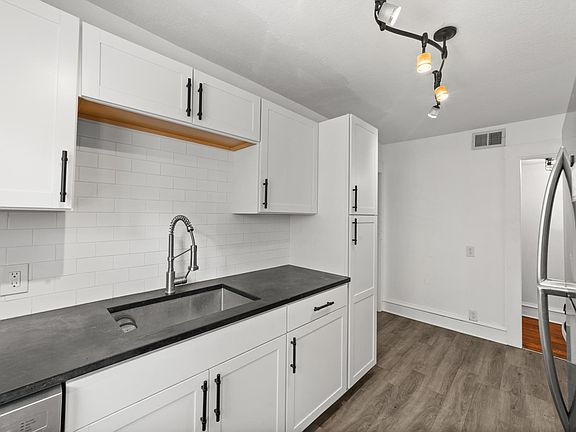 4th image of 1208 Cranford Ave #Up