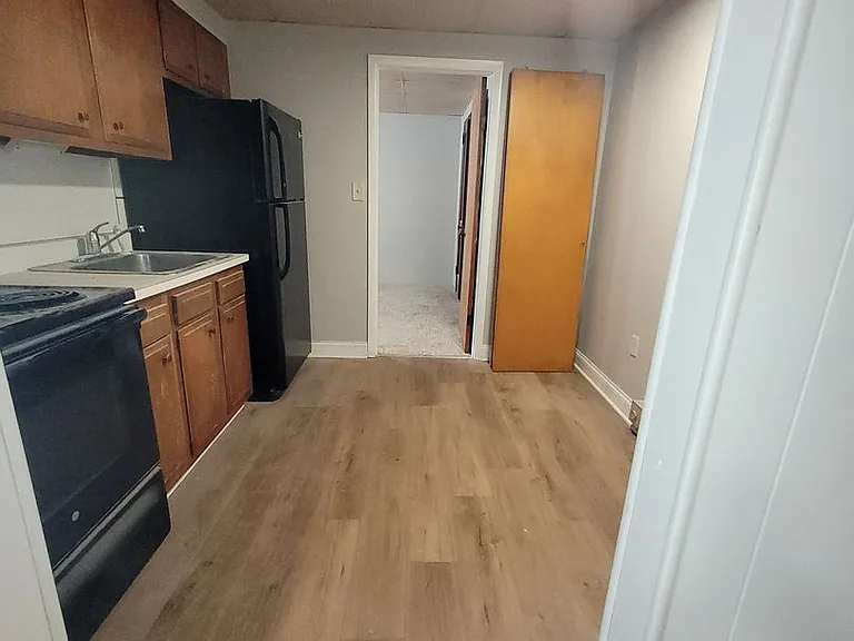 23 Cloister Ave — Photo 20