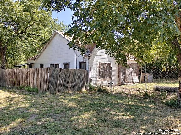 4th image of 583 W Petaluma Blvd