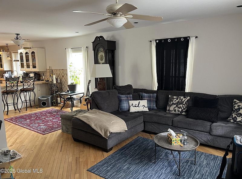5th image of 26 N McNab Avenue