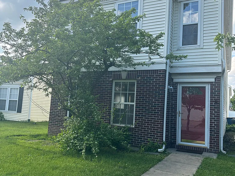12850 Freedom Dr — Photo 2