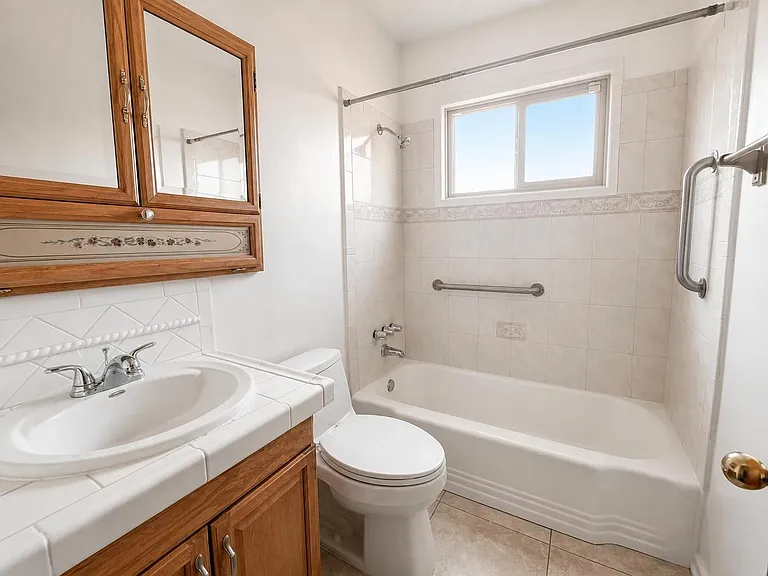 14624 Hutchcroft St — Photo 12