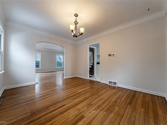 5th image of 2317 Canterbury Rd