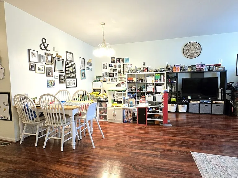 3359 Kentshire Cir — Photo 2