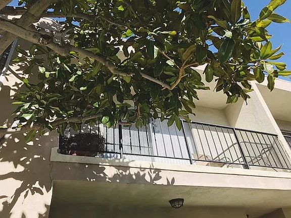 4th image of 4804 Gaviota Ave APT 203