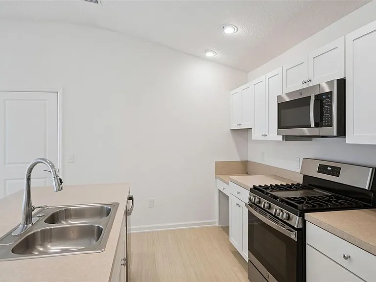 17548 Kuenher Ct — Photo 9