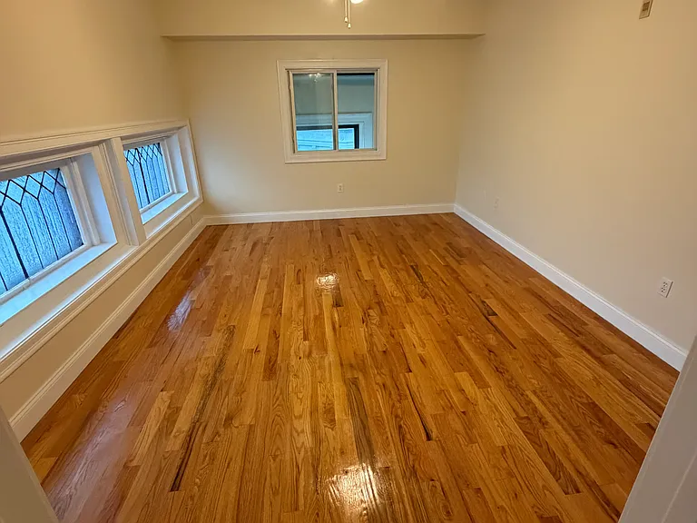 116 Center St — Photo 11