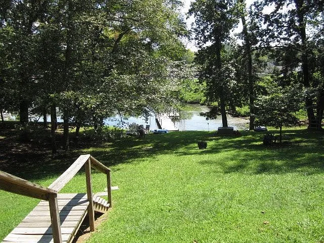1112 Dogwood Drive — Photo 3