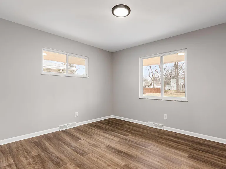2652 Maplewood Dr — Photo 26