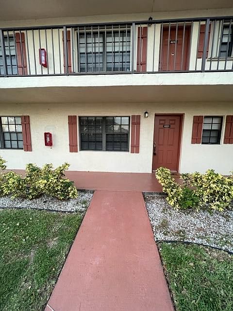 1st image of 4221 Oak Terrace Dr