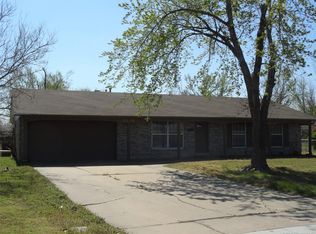 9026 E 48th Pl, Tulsa, OK 74145