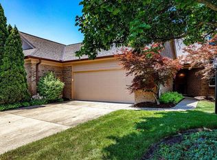 35 Pond Run Cir, Hamilton, OH 45013