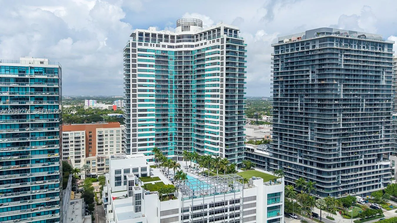 Four Midtown Miami Condo — Photo 2
