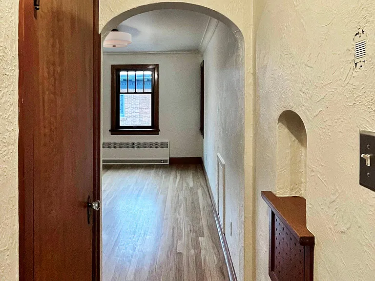 224 E Pine St #6 — Photo 2