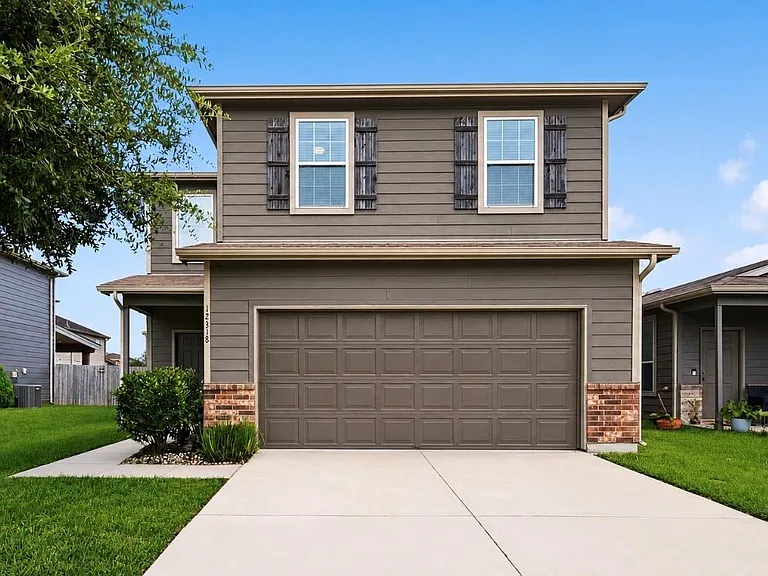 12318 Skyview Manor Dr — Photo 1