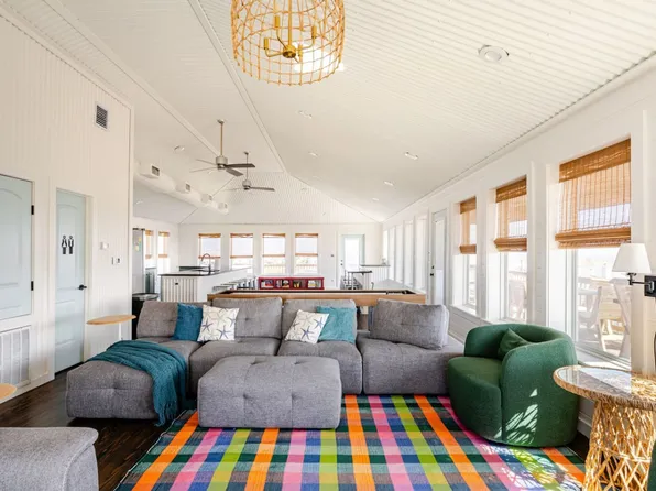 907 S Cove Dr #Id1223255p, Pt Bolivar, TX 77650