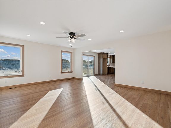 5th image of 141 Mulberry Dr SE