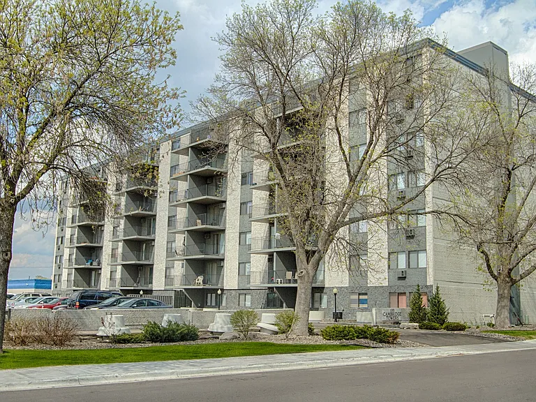 Cambridge Towers — Photo 12