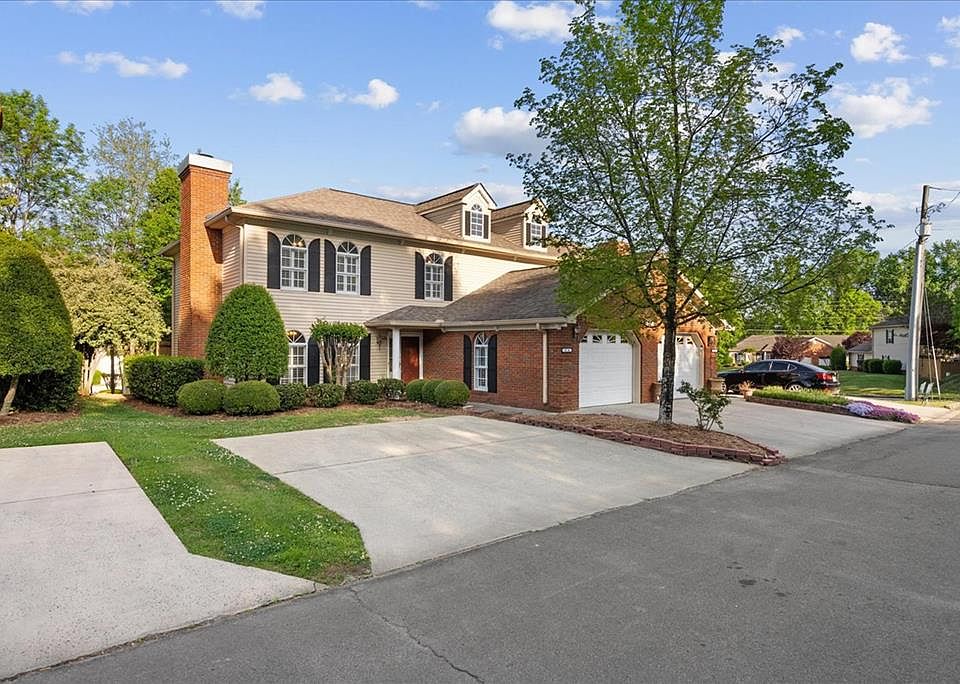 1st image of 1700 Willow Oak Ln