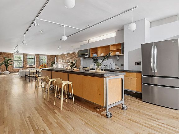4th image of 93 Lexington Ave #3