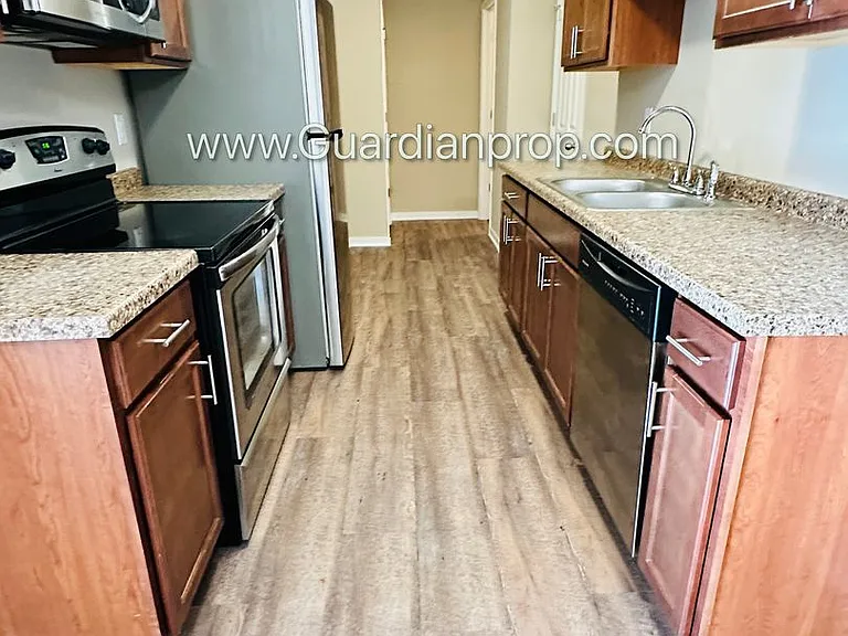 9909 Vera Cruz Ln N — Photo 5