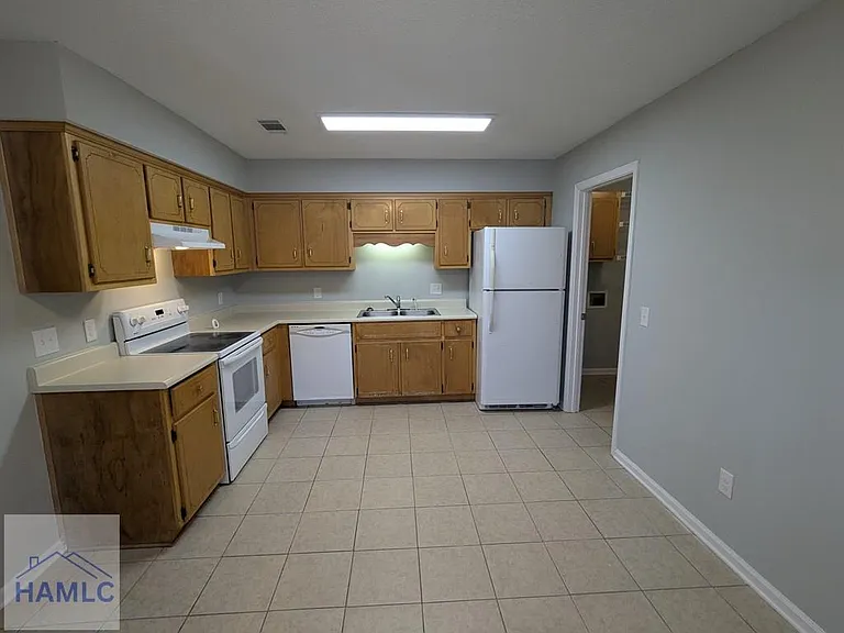 177 Sheila Dr — Photo 4