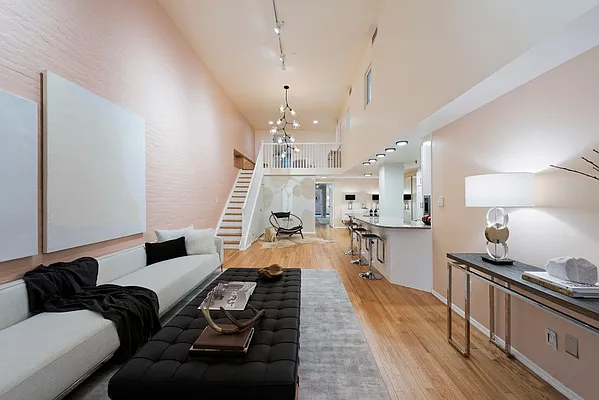 Sold by Nest Seekers International | media 28