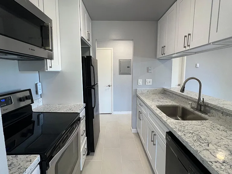 303 Ulmer Ct #10 — Photo 1