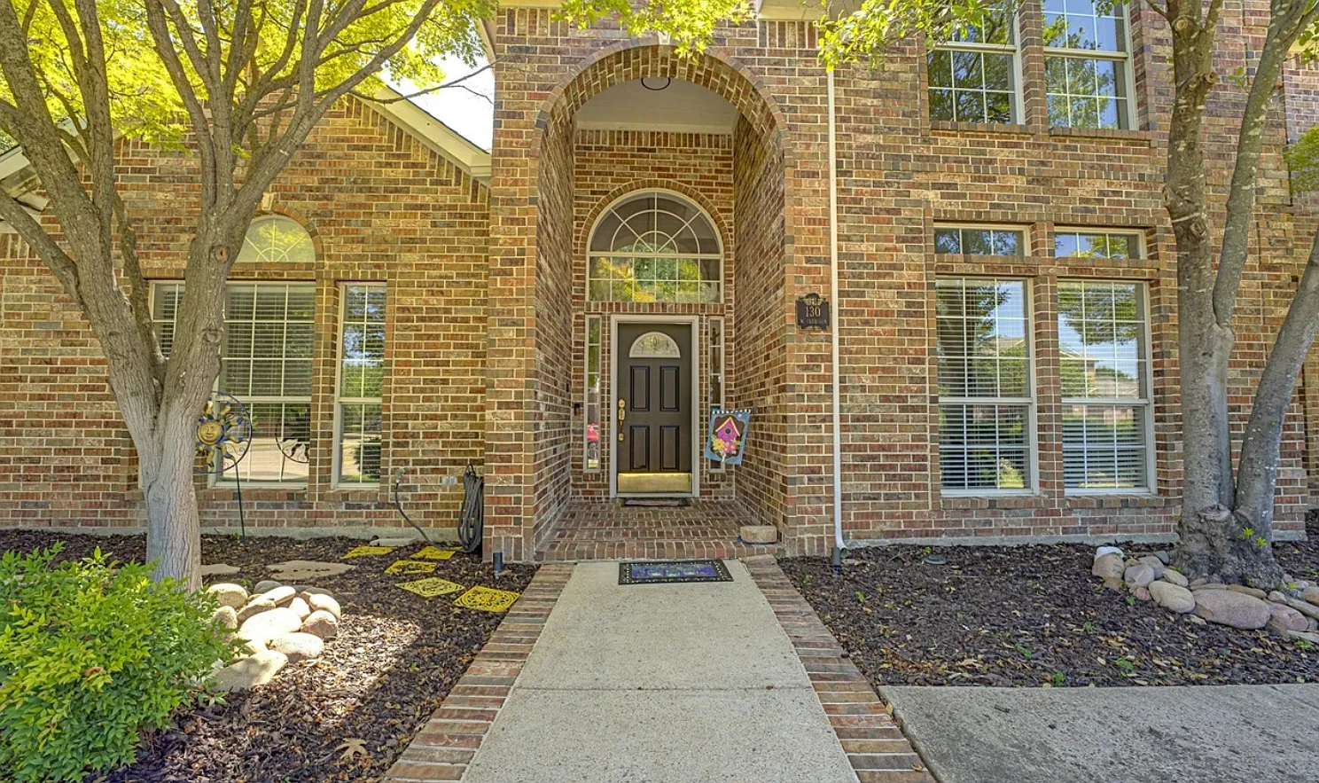 5 bed, 4.5 bath, 3011 sqft, $3,200 — Photo 2