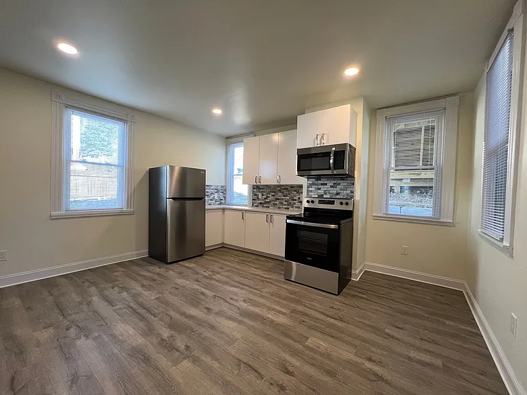 2217 Spring St #1 — Photo 16