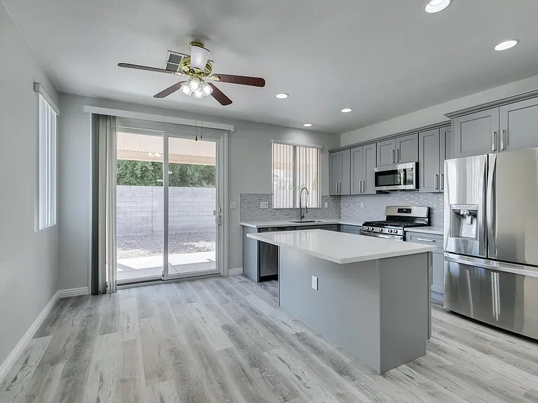 5647 Indian Springs St — Photo 6