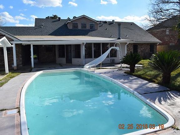 2nd image of 4 Turnberry Dr