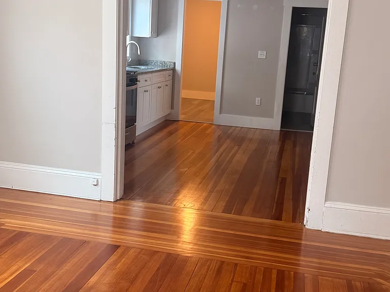 27-29 Emma St #2 — Photo 12