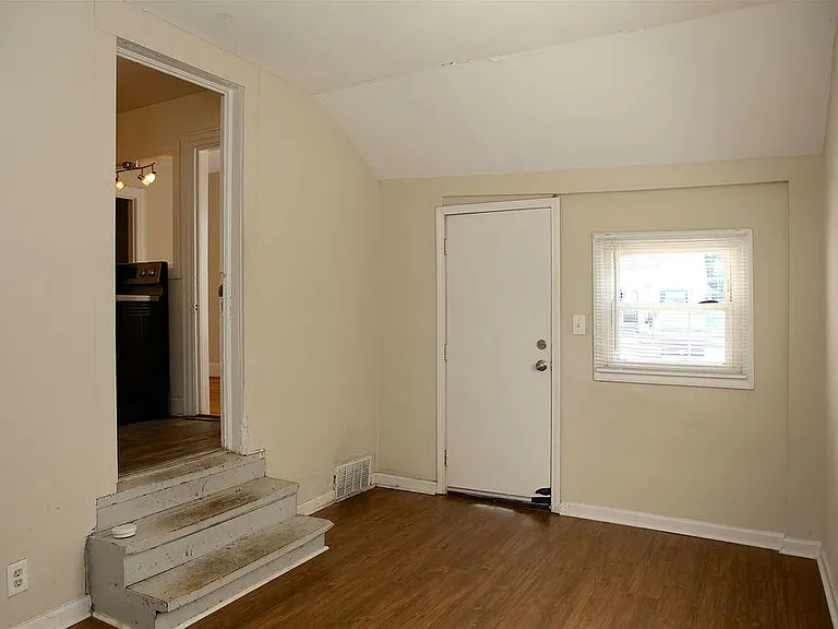 2214 Walker Ave — Photo 5